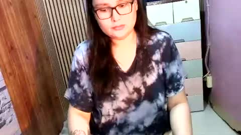 seductive_housewife online show from March 23, 9:15 am