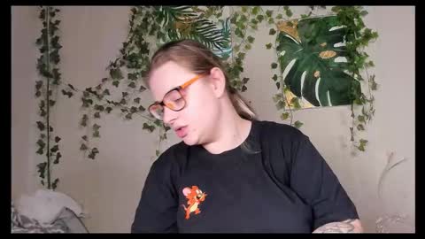 seductive_she_wolf online show from October 20, 12:41 pm