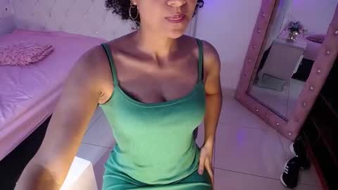 seductress_malia online show from October 14, 1:35 pm