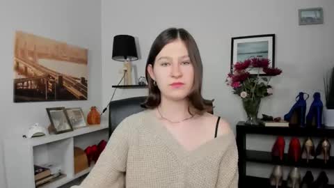 s e l e n a online show from May 13, 5:35 am