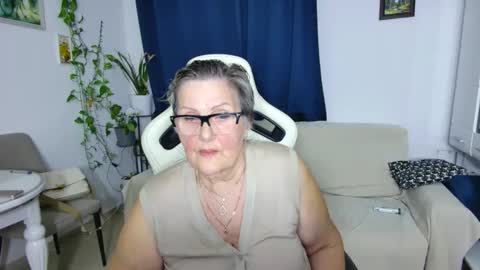 Selenna online show from March 26, 6:42 pm