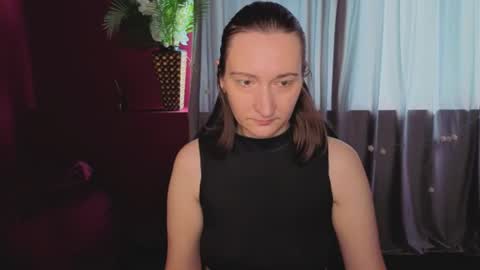 selestiasonata online show from June 19, 1:32 am