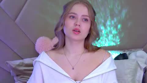 SelinSwarovski online show from October 4, 6:23 pm