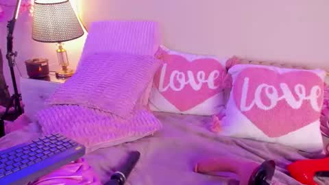 Sennia online show from November 28, 5:49 pm