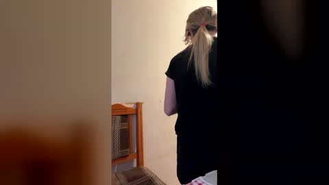 Sennya online show from February 4, 12:30 pm