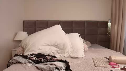 Jasmine online show from November 22, 12:30 pm