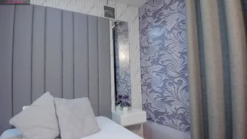 Sophie     online show from April 18, 11:35 am