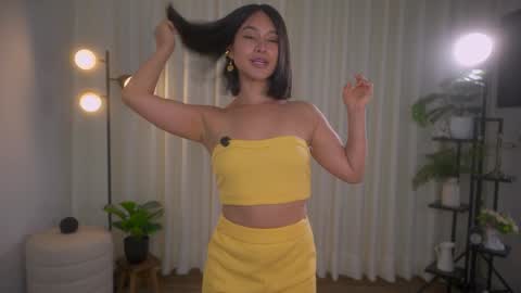 Maria- OF sensual bee online show from January 7, 11:35 pm