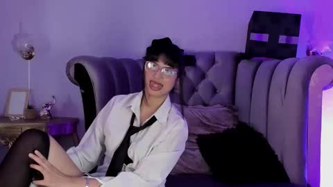 Seren  Follow me online show from September 24, 2:54 am