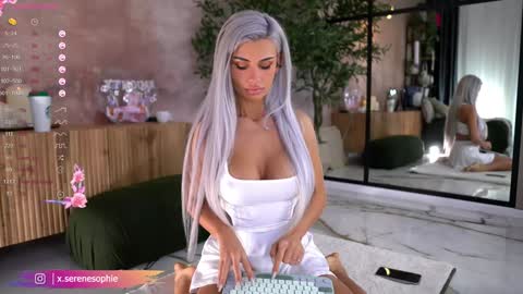 Serene Sophiex online show from September 20, 9:35 pm