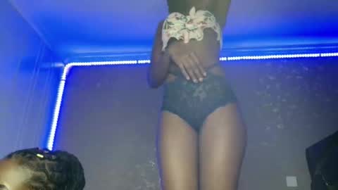 Serene online show from November 11, 4:04 pm