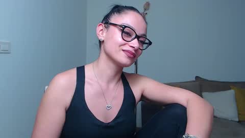 SereneSophi online show from March 5, 8:33 pm