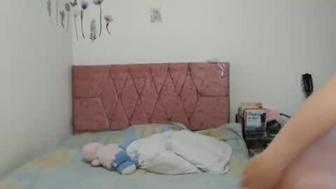 serenity_crystal online show from April 3, 10:30 pm