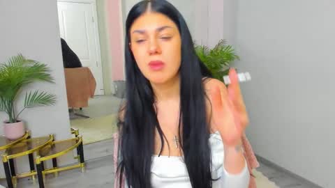 SerennaNoir online show from March 5, 8:15 pm