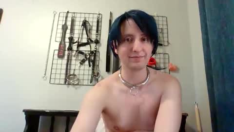 Servile Sarah online show from March 10, 11:09 pm