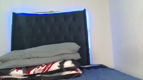 sex_bomb30 online show from April 23, 7:38 pm