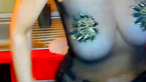 sexqueen1111 online show from February 20, 1:12 pm