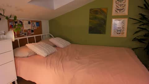 Hannah Monica Annie Andrea Eva Lina Linda online show from November 8, 6:46 pm