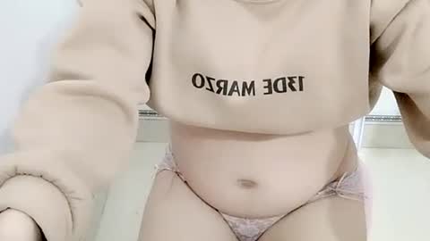 sexy8685 online show from December 17, 3:33 am