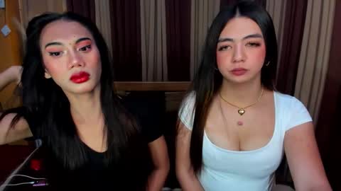 ATASHA AND ASHLEY online show from March 9, 6:33 pm