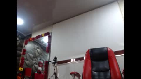 MARIPOSA online show from December 2, 1:13 pm