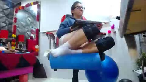 MARIPOSA online show from December 13, 9:10 pm