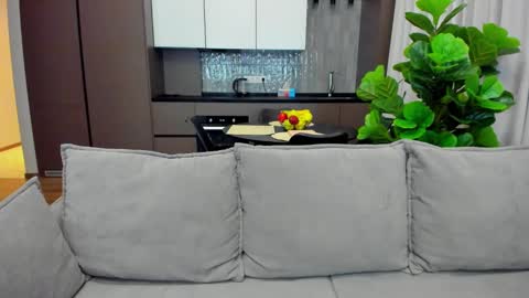 Lou online show from February 12, 7:56 pm