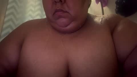 sexybbwqueen83 online show from March 1, 4:12 am