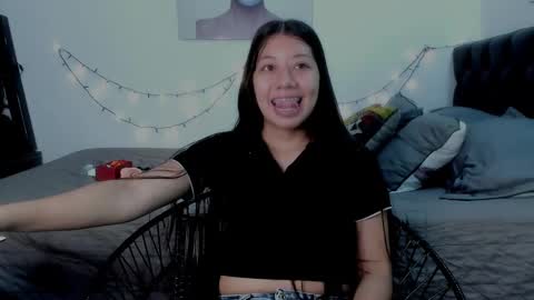 laura online show from February 11, 12:04 pm