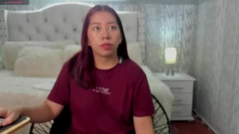 laura online show from April 28, 11:36 am