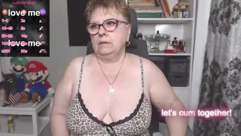 sexylynette4u online show from November 25, 10:17 am