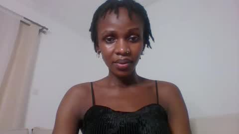 sexypetite02 online show from December 22, 11:46 am