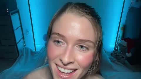 shadebabe online show from December 20, 6:50 am