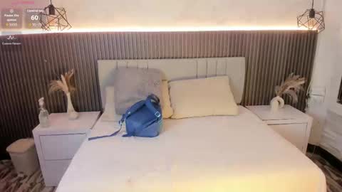 SHANON online show from October 7, 7:07 pm