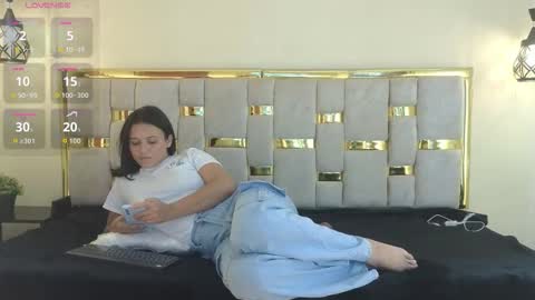 shantall 05 online show from January 13, 7:40 pm