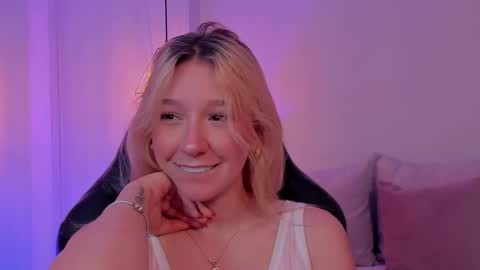 Shantall online show from February 23, 3:50 am