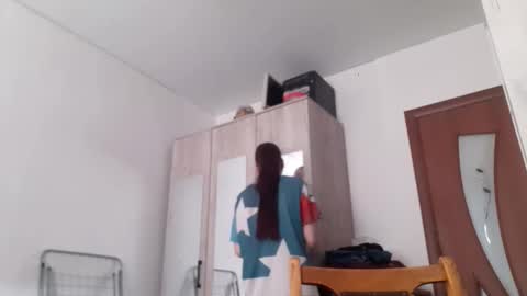 Annette online show from February 12, 7:21 am