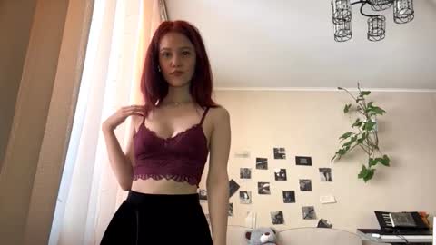 Estella online show from March 11, 8:51 am