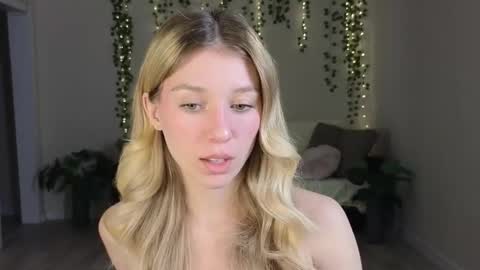 shawty_vi online show from September 24, 5:17 am