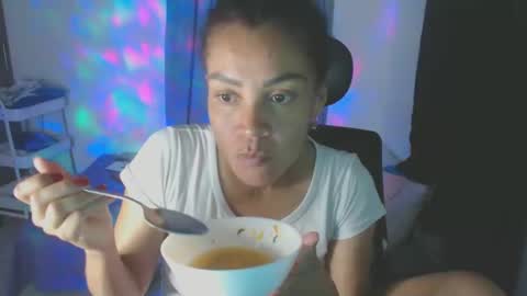 Shayna online show from February 3, 1:09 am