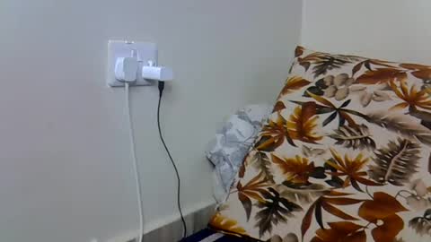 shees_sweet online show from June 24, 9:19 am