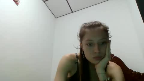 shelsyzevee_ online show from October 28, 1:11 am