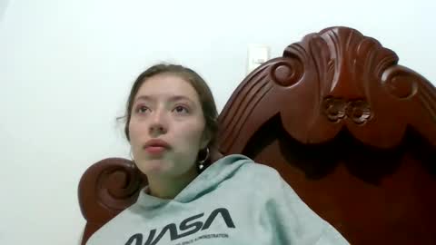 shelsyzevee_ online show from November 15, 7:37 pm