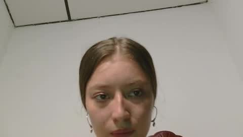 shelsyzevee_ online show from October 15, 9:39 pm