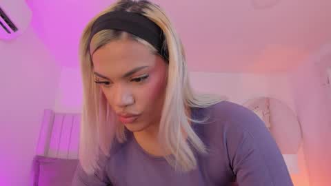 shelynna_azzul online show from February 23, 8:30 pm