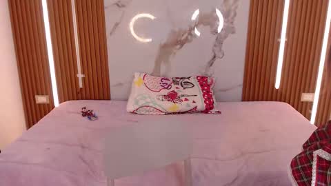 shena_nomy1 online show from October 18, 3:20 am