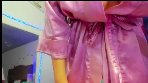 shera hade online show from October 13, 9:50 pm