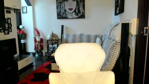 Edaline online show from December 7, 3:52 pm