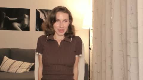 shesleepsnaked online show from December 14, 8:14 pm