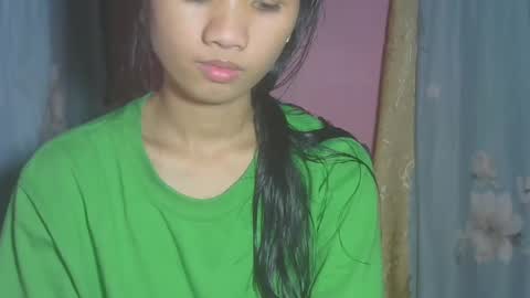 shimmering_kate online show from March 6, 12:00 am